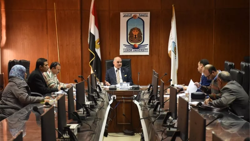 رئيس جامعة الأقصر يترأس الاجتماع الـ 28 لمجلس الدراسات العليا