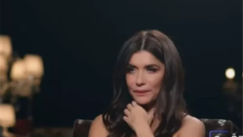 غادة عادل : 
