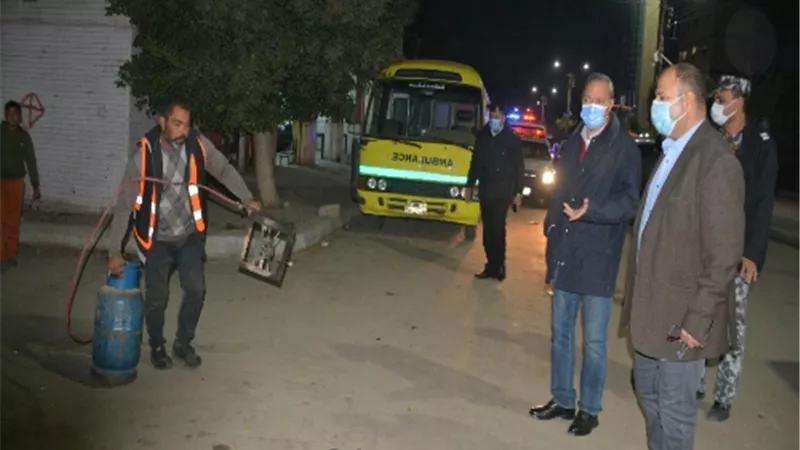 محافظ القليوبية: غلق 6 مقاهى وضبط 20 شيشة وازالة ارصفة واستاندات مخالفة.. صور