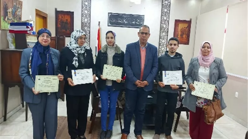 تكريم الطلاب الفائزين في مسابقة مايكروسوفت العالمية بتعليم القليوبية.. صور