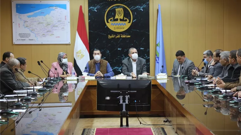 محافظ كفر الشيخ يوجه بالتواصل مع الراغبين في الحصول على أراضي قابلة للزراعة بالوادي الجديد