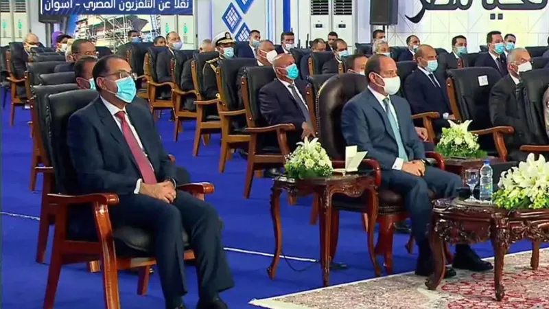 وزير الزراعة يستعرض أمام الرئيس السيسي التنمية الزراعية في صعيد مصر