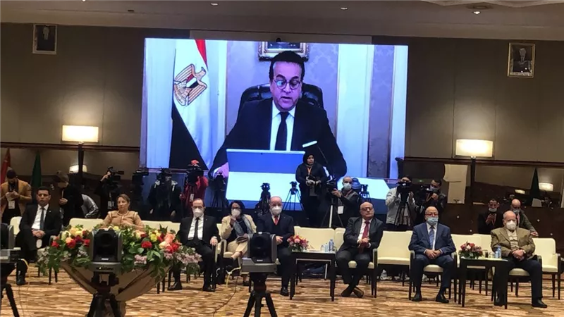 عبد الغفار يشارك في الدورة الـ 18 من مؤتمر وزراء التعليم العالي بالجزائر