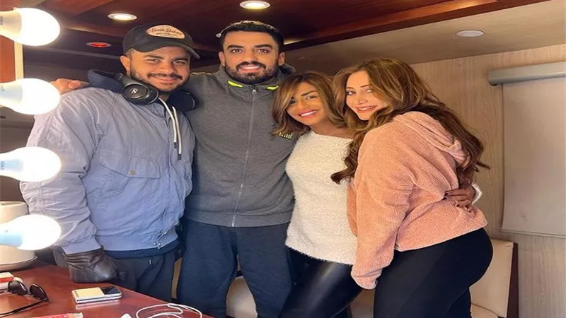 منة فضالي تتألق من كواليس 