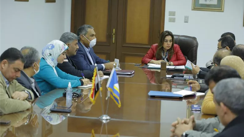 محافظ دمياط تطالب بجدول زمني لمشروعات القرى الأكثر إحتياجا