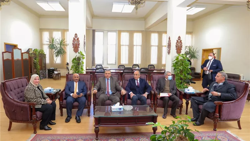 مجلس جامعة الزقازيق يتقدم بالتهنئة لفخامة الرئيس والشعب المصرى بمناسبة أعياد الميلاد