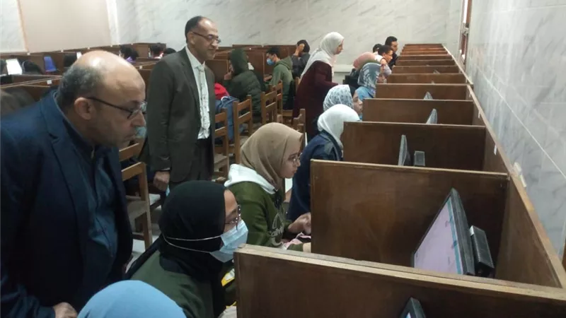 طب جنوب الوادى تجرى امتحانات تكوينية الكترونية