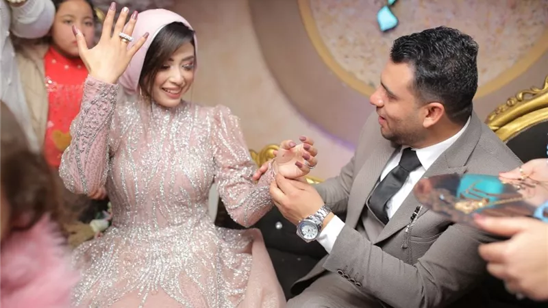 الف مبروك الخطوبة