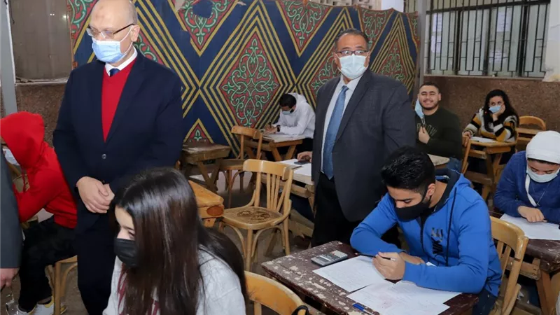 عميد تجارة عين شمس: 55815 طالب يؤدون امتحانات الترم الأول بمرحلة البكالوريوس