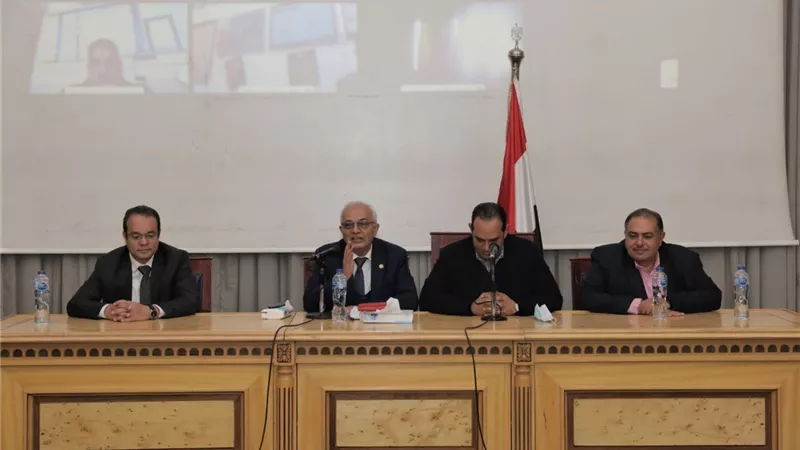 تكريم مديري مراكز التطوير التكنولوجى بالتعليم