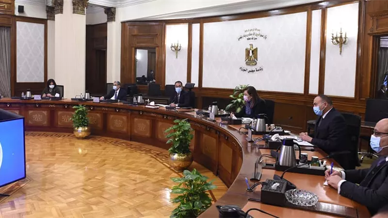 رئيس الوزراء يتابع موقف الطروحات وطرح محطات تحلية المياه بالشراكة مع القطاع الخاص