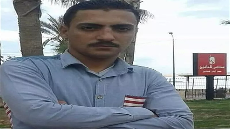 طالب برؤيه أطفاله فطعنوه بملعقة حتي الموت
