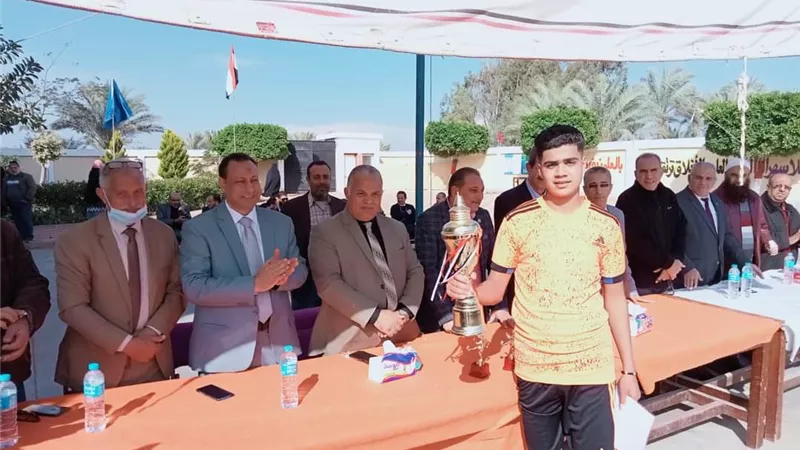 وكيل تعليم دمياط يشهد المباراة النهائية لدوري كرة القدم.. صور