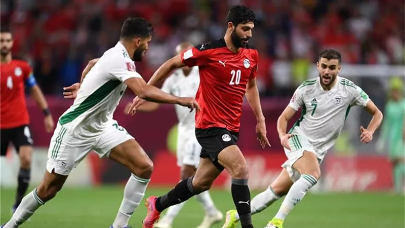 حسين فيصل: كارتيرون رفض الحديث معى.. ولم اطلب مستحقاتى من الزمالك