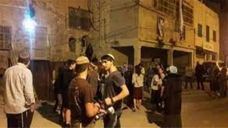 مُستوطنون إسرائيليون يطلقون النار على منازل المقدسيين فى حى الشيخ