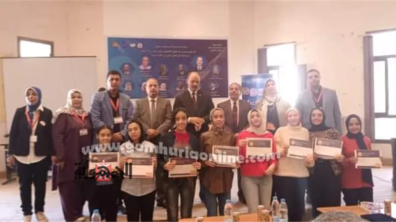 تكريم المدربين والطلاب الفائزين والمشاركين في مسابقة مايكروسوفت العالمية بسوهاج..صور