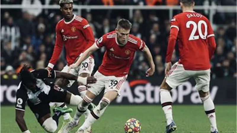 موعد مباراة مانشستر يونايتد وبيرنلى فى الدورى الانجليزى