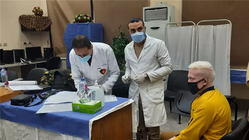لجنة طبية لتحديد الموقف التجنيدي للطلاب المكفوفين وذوي الهمم باَداب عين شمس