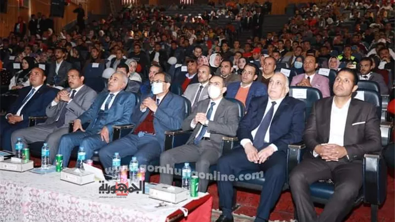 نائب محافظ سوهاج ورئيس الجامعة يشهدان الحفل الختامي للمعسكر الدراسي لطلاب كلية التربية الرياضية..صور