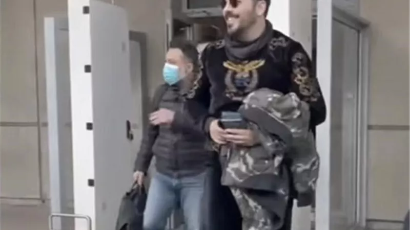 استعدادًا لإحياء حفل رأس السنة بالسخنة.. وصول رامي عياش مصر