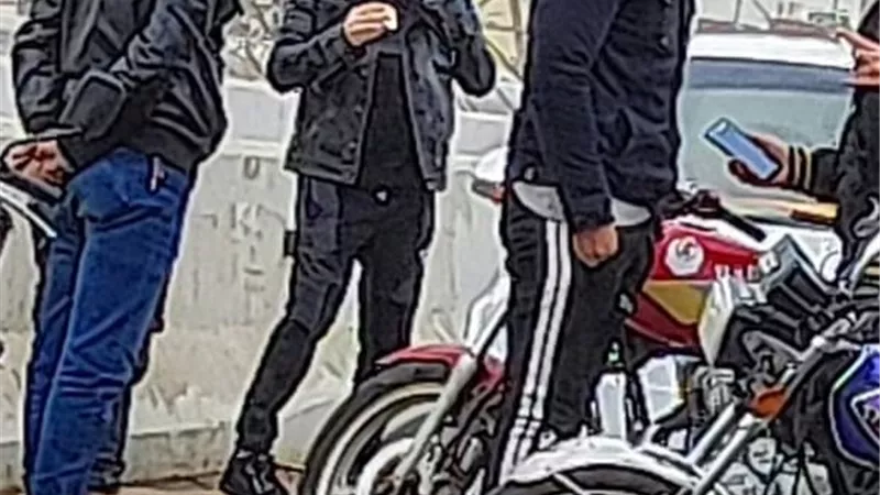 صدمه شخصًا من الخلف وفر هاربًا.. نجاة مصطفى قمر من الموت فى حادث مروع