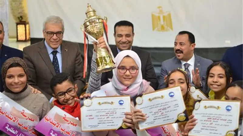 مستقبل وطن الإسماعيلية يكرم أوائل الطلبة في القنطرة غرب ..صور