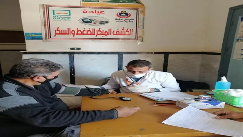 علاج ٢٠١٦ مواطنا بالمجان في قافلة طبية بدمياط