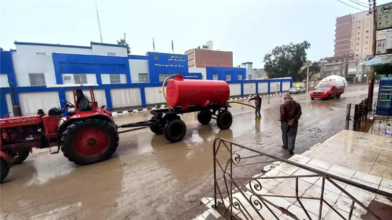 استمرار حالة الطوارئ ورفع الأمطارفي كفر الشيخ..صور