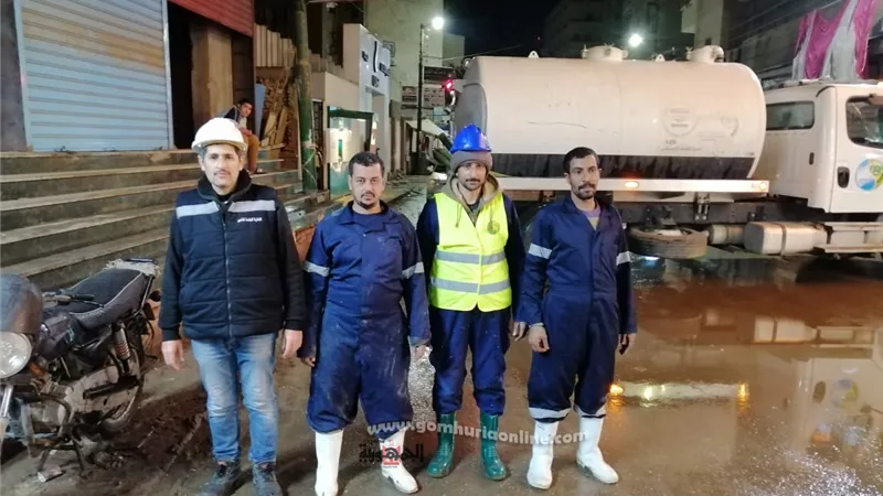مياه أسيوط.. تتعامل مع مياه الامطار وسط أجواء البرد القارصة للعمل بكفاءة مع سقوط الأمطار