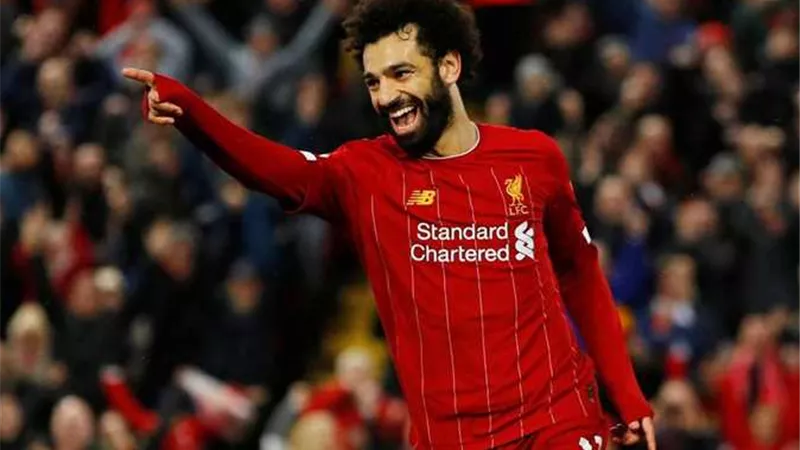 بعد إصابة 3 لاعبين بكورونا.. منتخب مصر يحاول التواصل مع أبو مكة للإطمئنان عليه