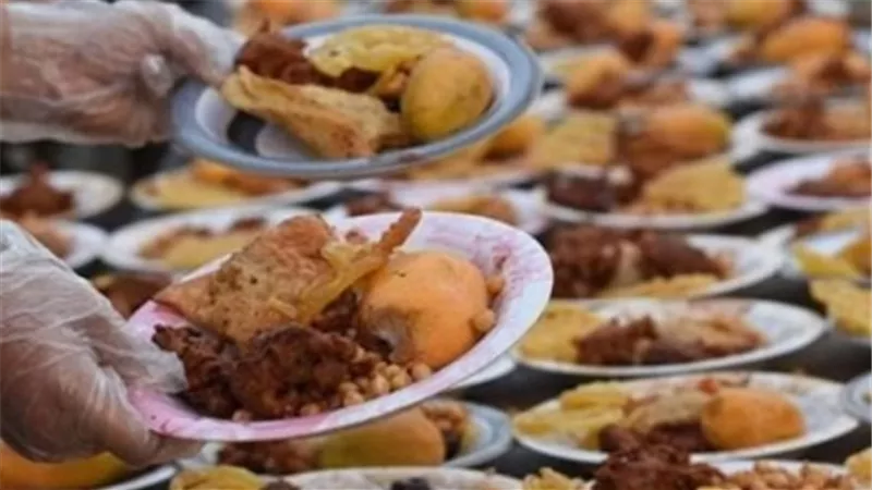 ما حكم تقديم الطعام فى العزاء؟