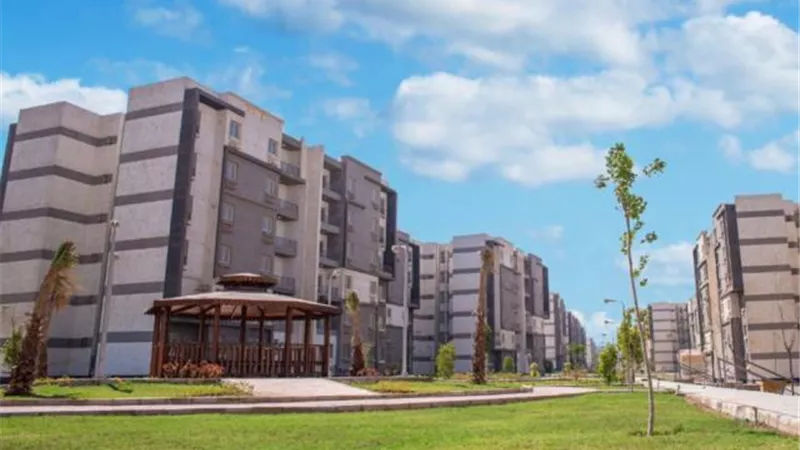 الجزار: الإسكان تنفذ ٨٥ ألف وحدة سكنية لمحدودى الدخل فى مدينة أكتوبر الجديدة.. بالصور