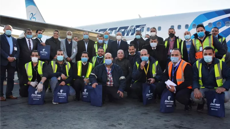 وزير الطيران يهنئ العاملين بالعام الجديد