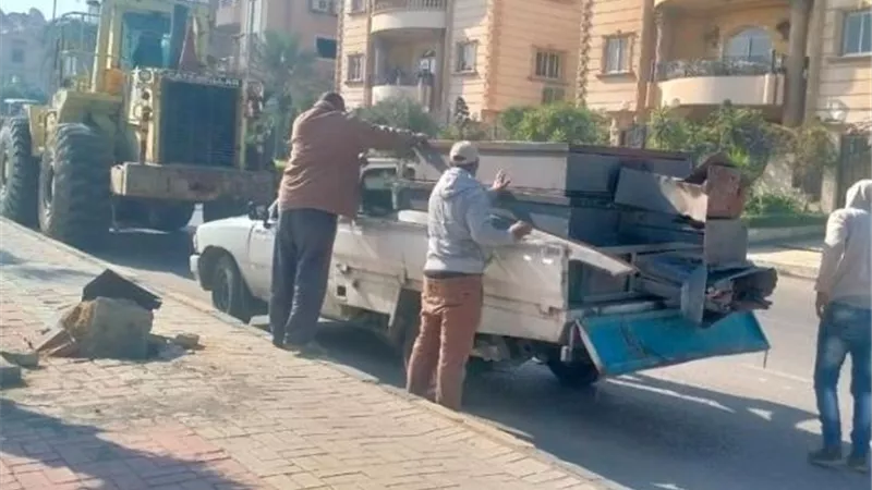 غنيم: جهاز القاهرة الجديدة يشن أكبر حملة على الإعلانات المخالفة.. بالصور والأرقام