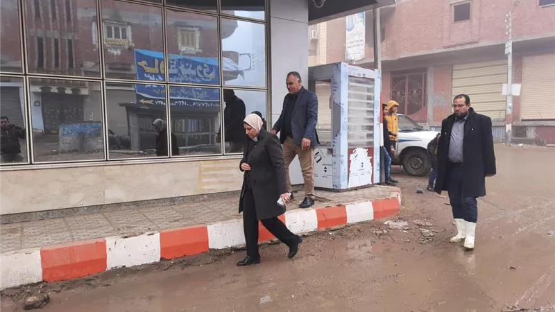 رفع بقايا مياه الأمطار من الشوارع بمدن وقرى محافظة كفر الشيخ