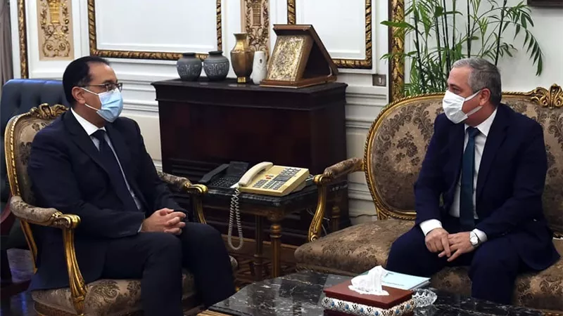 رئيس الوزراء يتابع مع «الشوربجي» ملفات عمل «الهيئة الوطنية».. ويؤكد على دور الصحافة فى نشر الوعى والثقافة