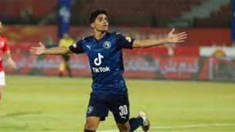 بيراميدز يمدد عقد إبراهيم عادل حتى 2026