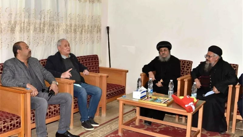 محافظ الأقصر يهنئ الأقباط بالعام الميلادى الجديد