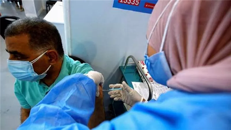 الصحة تكشف أسباب إصابة البعض بكورونا رغم الحصول على اللقاح