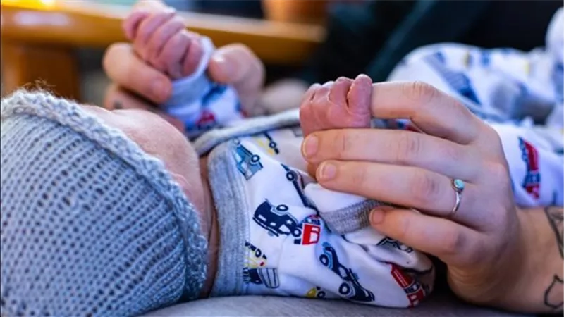 ما مدة النفاس؟وما حكم صلاة وصيام المرأة فيه؟