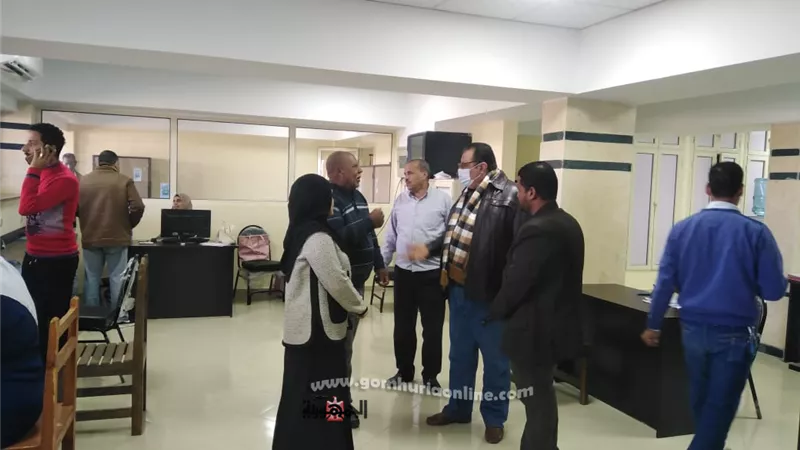 رئيس مدينة سفاجا يتفقد المركز التكنولوجي لخدمة المواطنين للوقوف على تيسير الإجراءات