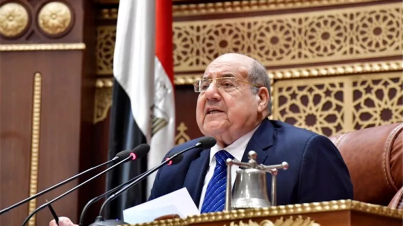 الشيوخ يوافق مبدأيا على مشروع قانون العمل الجديد