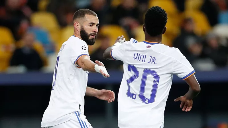 بنزيما يقود هجوم ريال مدريد فى مواجهة خيتافى