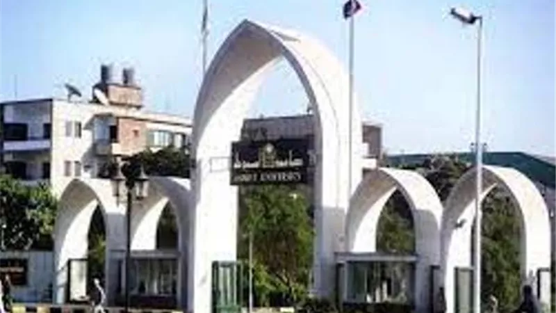 رئيس جامعة أسيوط: الرسوم الدراسية والتطعيم ضد كورونا شرطان لدخول الامتحانات
