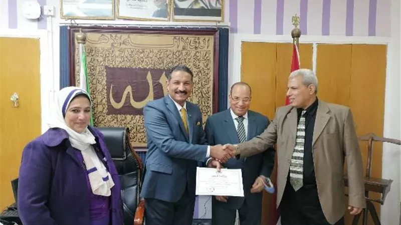 تكريم العاملين فى مديرية تعليم الجيزة.. بالصور
