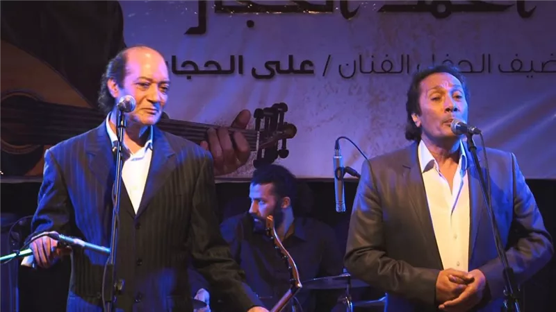 علي الحجار يكشف كيف ضحى شقيقه أحمد الحجار من أجله