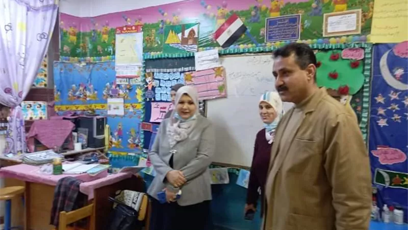 امل مبروك تتابع استعدادات مدارس ابو النمرس لنصف العام