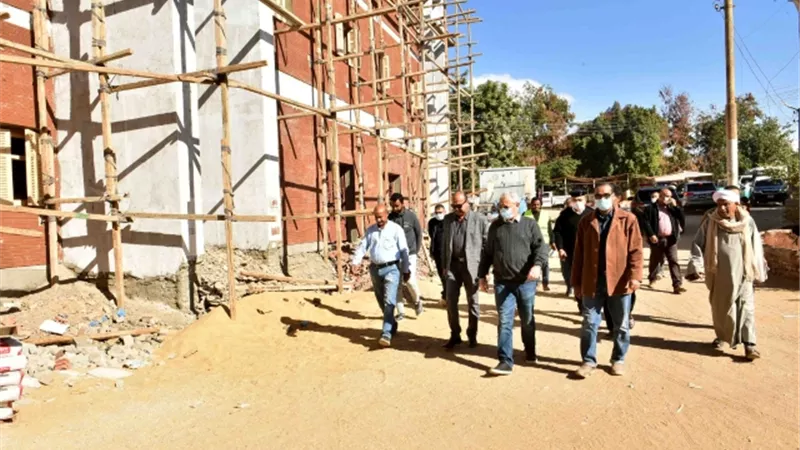 محافظ الأقصر يتفقد المشروعات التنموية داخل ثلاث مدن