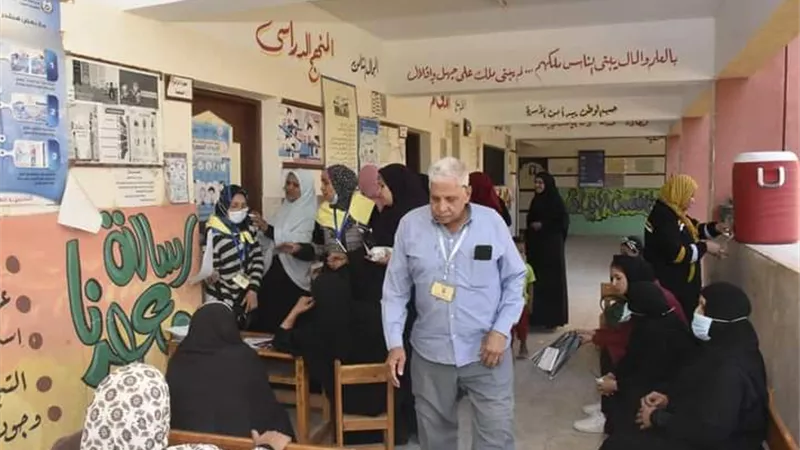 جامعة أسيوط تعلن الكشف على 5624 حالة خلال 8 قوافل طبية علاجية