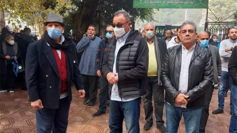 تشييع جنازة الناقد الكبير ابراهيم حجازى من مسجد الفاروق بالمعادى